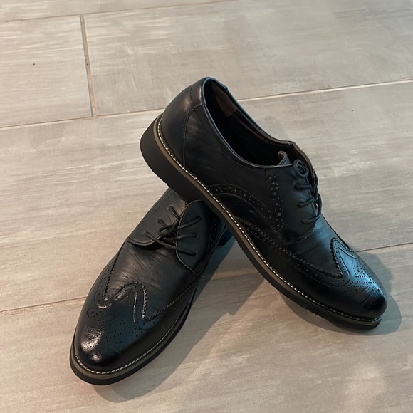 Dress wingtip shoes. Size 8. Black New very comfortable. - Picture 3 of 8